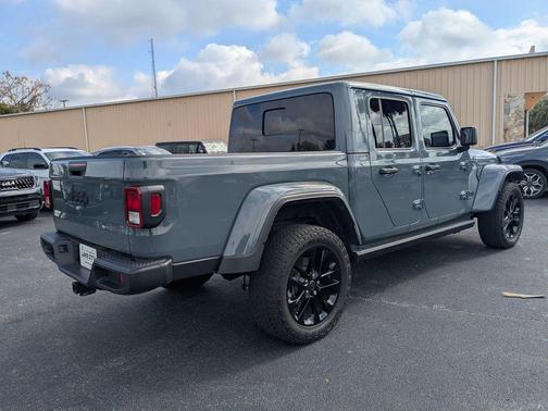 2025 Jeep Gladiator Nighthawk