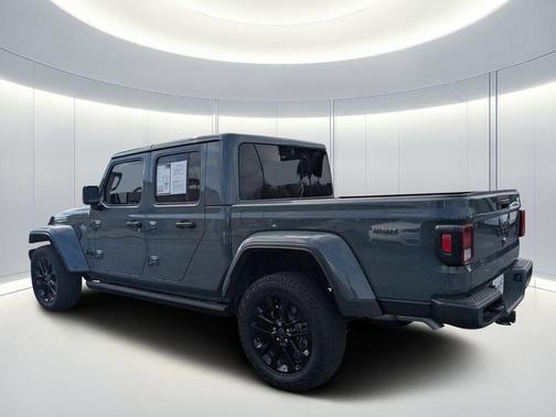 2025 Jeep Gladiator Nighthawk