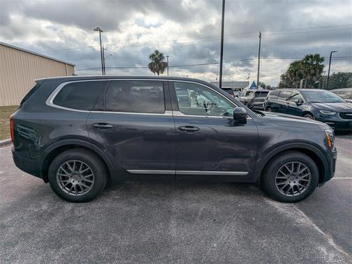 2022 Kia Telluride LX
