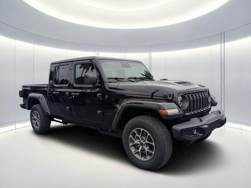 Black Clearcoat 2026 Jeep Gladiator Sport S
