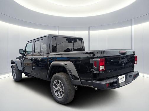 Black Clearcoat 2026 Jeep Gladiator Sport S
