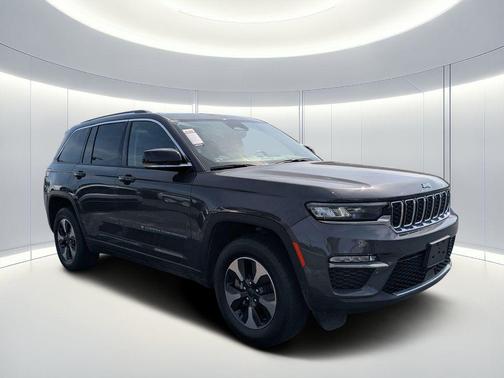 Baltic Gray Metallic Clearcoat 2024 Jeep Grand Cherokee 4xe Base
