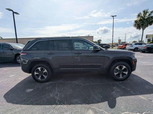 Baltic Gray Metallic Clearcoat 2024 Jeep Grand Cherokee 4xe Base