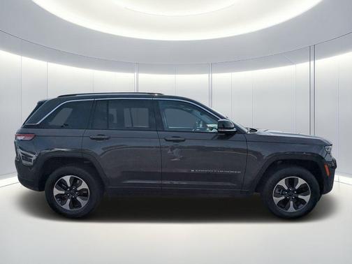 Baltic Gray Metallic Clearcoat 2024 Jeep Grand Cherokee 4xe Base