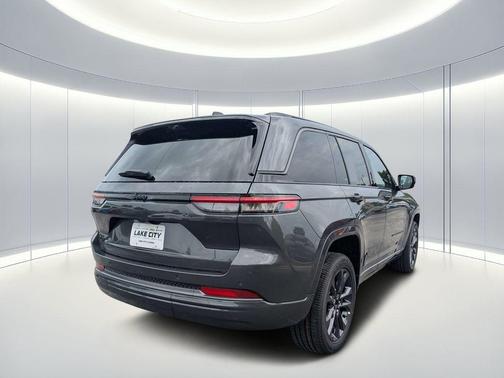 Baltic Gray Metallic Clearcoat 2026 Jeep Grand Cherokee Limited