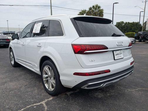 Glacier White Metallic 2022 Audi Q7 55 Premium Plus