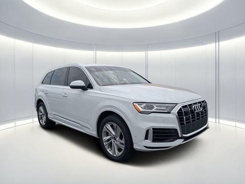 Glacier White Metallic 2022 Audi Q7 55 Premium Plus