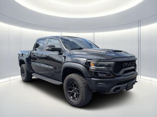 Diamond Black Crystal Pearlcoat 2022 RAM 1500 TRX