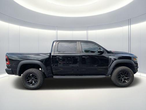 Diamond Black Crystal Pearlcoat 2022 RAM 1500 TRX