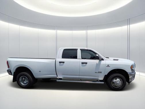 2021 RAM 3500 Tradesman Crew Cab 4x4 8' Box