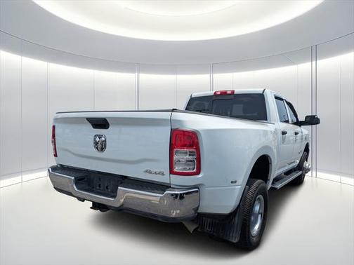 2021 RAM 3500 Tradesman Crew Cab 4x4 8' Box