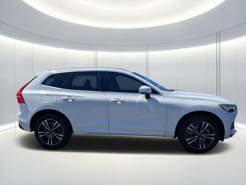 2020 Volvo XC60 T6 Momentum