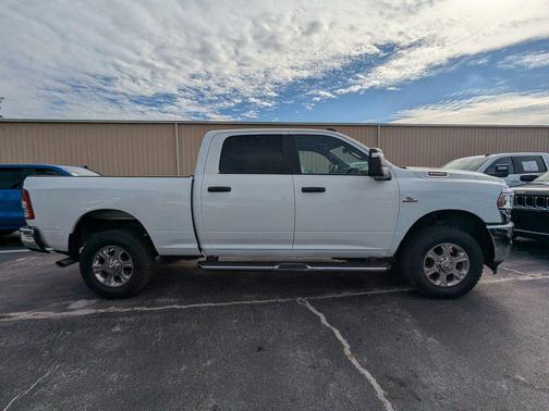 2024 RAM 2500 Big Horn Crew Cab 4x4 6'4' Box