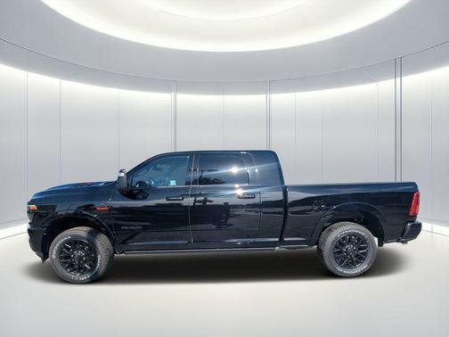 Diamond Black Crystal Pearlcoat 2026 RAM 2500 Limited Mega Cab 4x4 6'4' Box