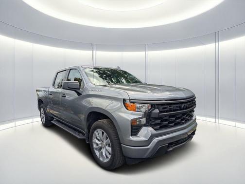Sterling Gray Metallic 2025 Chevrolet Silverado 1500 Custom