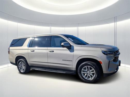 2023 Chevrolet Suburban LT