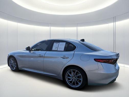 2017 Alfa Romeo Giulia Base