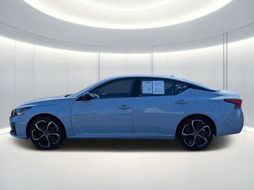 2023 Nissan Altima SR FWD