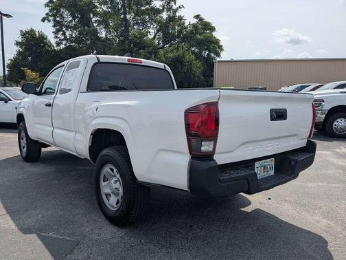 Ice Cap 2023 Toyota Tacoma SR