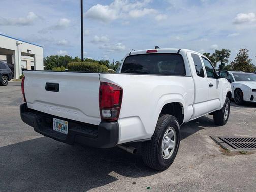 Ice Cap 2023 Toyota Tacoma SR
