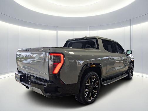 2024 GMC Sierra EV Denali Edition 1