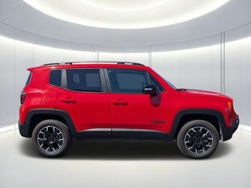 Colorado Red Clearcoat 2023 Jeep Renegade Upland