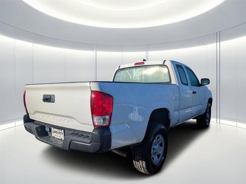 2016 Toyota Tacoma SR