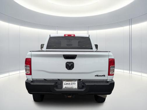 2024 RAM 2500 Tradesman Crew Cab 4x4 6'4' Box