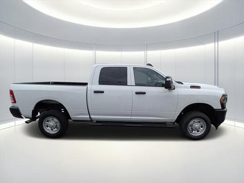 2024 RAM 2500 Tradesman Crew Cab 4x4 6'4' Box