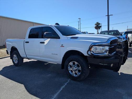 2022 RAM 2500 Big Horn Crew Cab 4x4 6'4' Box