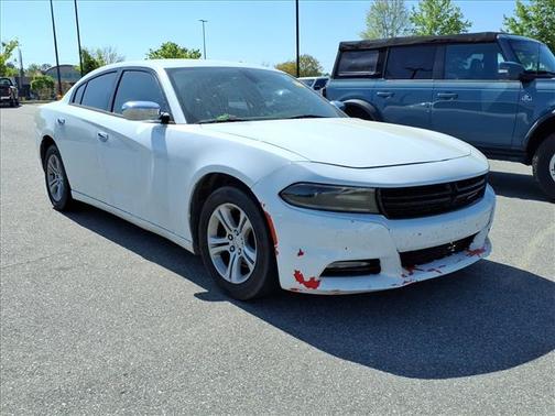 Silver 2015 Dodge Charger SE