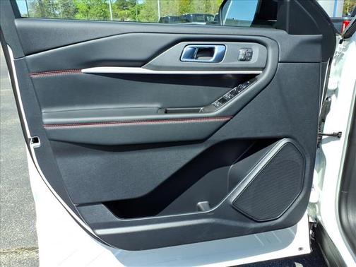 Star White 2026 Ford Explorer ST-Line