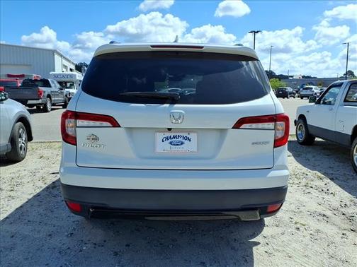 White 2022 Honda Pilot Special Edition