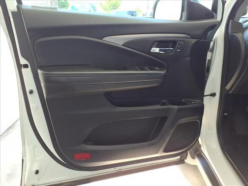 White 2022 Honda Pilot Special Edition