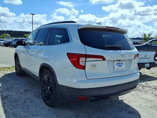 White 2022 Honda Pilot Special Edition