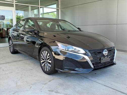 Black 2025 Nissan Altima SV
