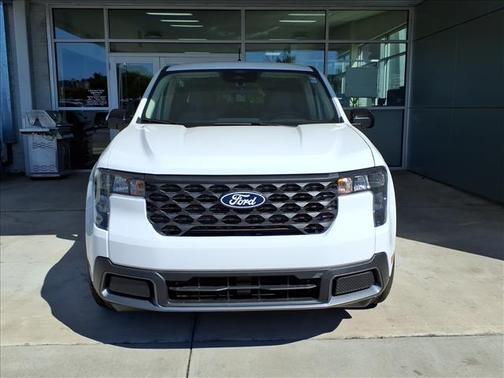 Oxford White Clearcoat 2026 Ford Maverick XLT