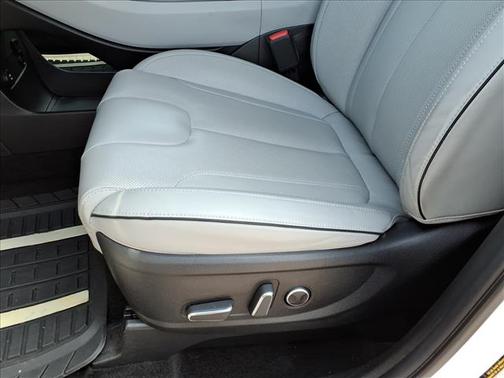 White 2024 Hyundai PALISADE SEL