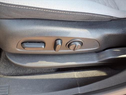 Black 2020 Chevrolet Equinox 2LT