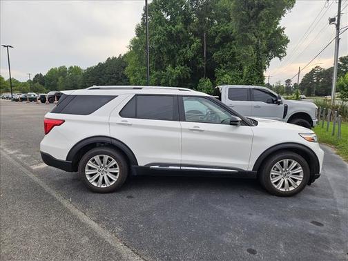 White 2023 Ford Explorer Limited