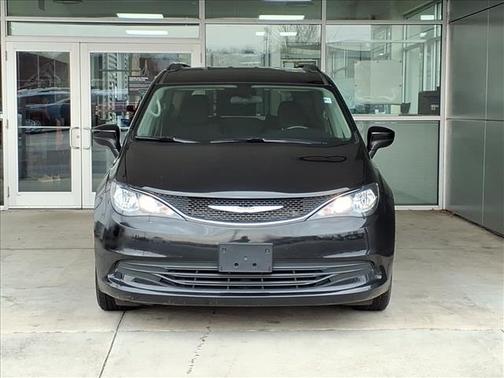 2020 Chrysler Voyager LX