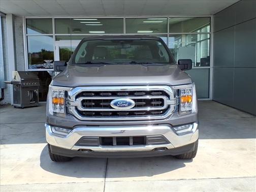 Black 2022 Ford F-150 XLT