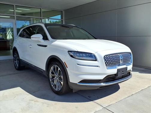 Star White 2022 Lincoln Nautilus Reserve