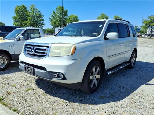 White 2015 Honda Pilot Touring
