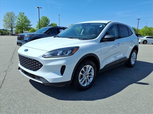 White 2022 Ford Escape SE