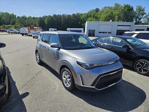Gray 2025 Kia Soul LX