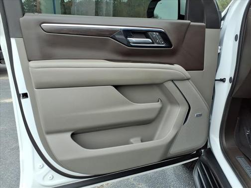 2025 Chevrolet Suburban LT