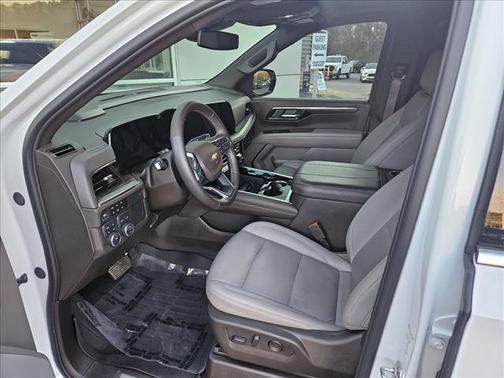 2025 Chevrolet Suburban LT