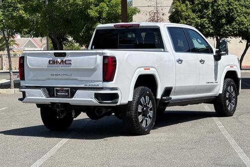 2025 GMC Sierra 2500 Denali