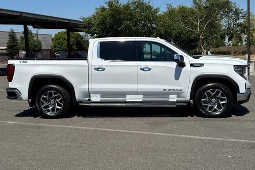 2022 GMC Sierra 1500 SLT